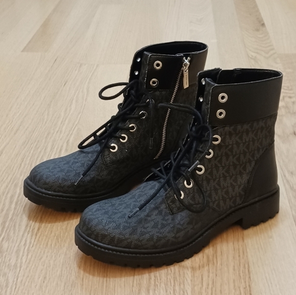 💎 HP 💎 Michael by Michael Kors Alistair Bootie Combat Boots size 8.5 for women - Picture 3 of 11